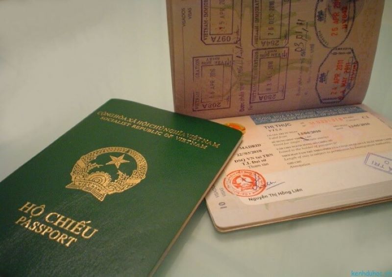 Trẻ vị thành niên xin visa Schengen