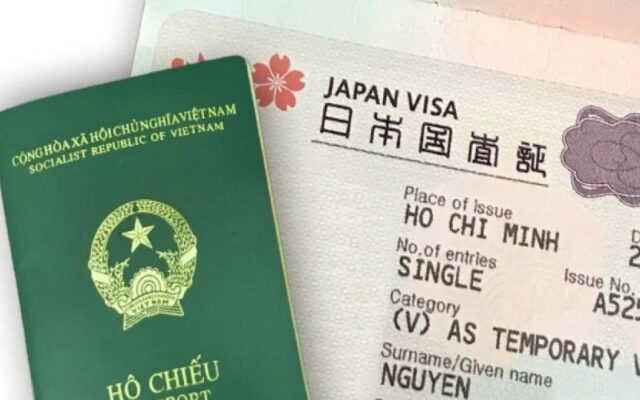 Kiểm tra kết quả visa Nhật Bản bằng cách gọi qua hotline (Ảnh: Sưu tầm)