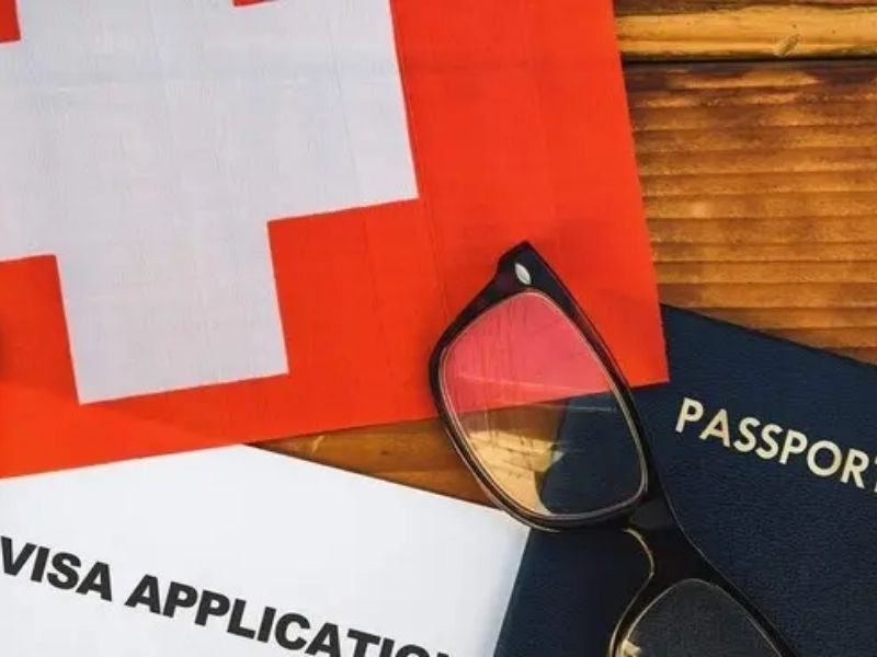 Chuẩn bị đầy đủ tất cả các giấy tờ để xin visa Thụy Sĩ (Ảnh: Sưu tầm)