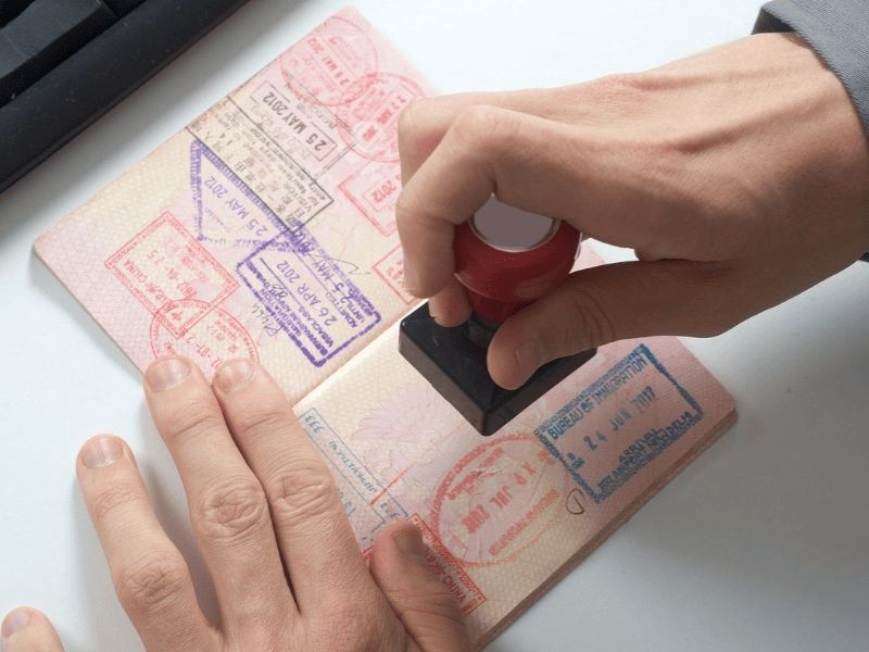 Một hồ sơ chính xác, đầy đủ giúp bạn tăng tỷ lệ đậu visa hơn (Ảnh: Sưu tầm)